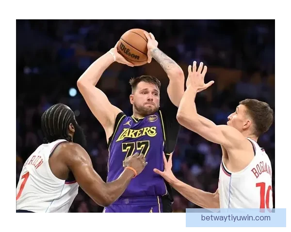 东契奇连续26场得分超四十创历史第三 詹姆斯投篮命中率刷新个人纪录