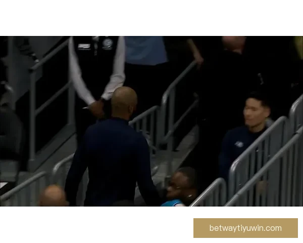 魔术主帅怒喷裁判连吃两次技术犯规被驱逐赛场爆发