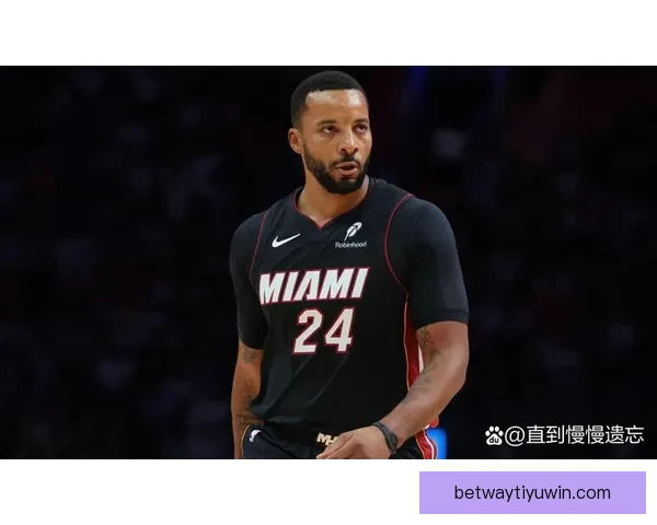 鲍威尔表示只要球队获胜愿意承担任何角色首发实力不容小觑